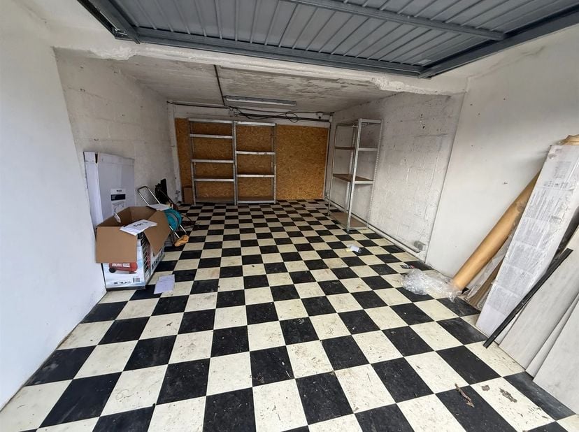 Garage te huur in ,
                    7712 Herzeeuw