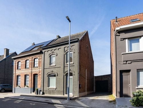                                         Woning te koop in Nieuwerkerken, € 385.000
