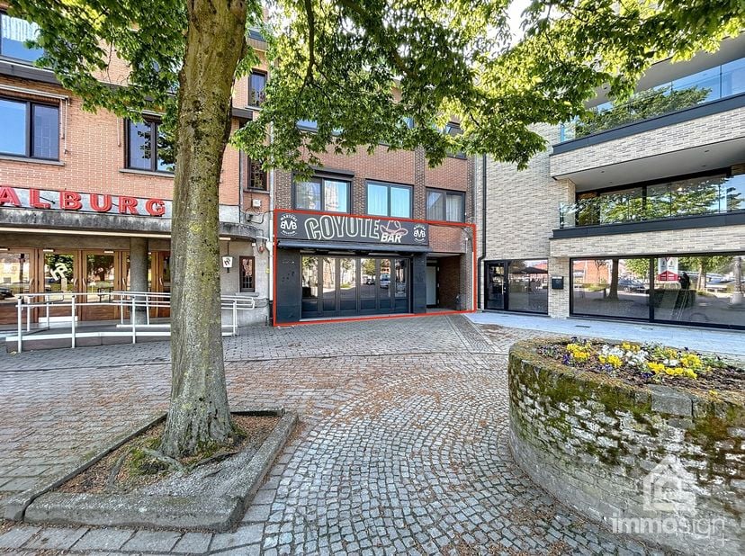 Bien professionnel à vendre
                    à 3930 Hamont