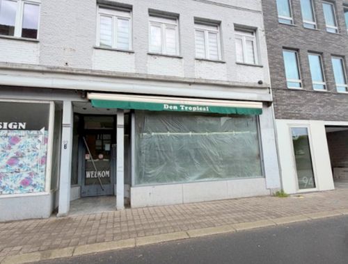                                         Bien commercial à vendre à Sint-Niklaas, € 159.000
