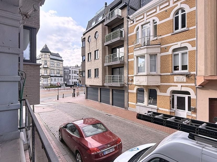 In de Onze-Lieve-Vrouwstraat, op wandelafstand van het strand, de zeedijk en het bruisende centrum van Blankenberge, bevindt zich deze charmante en in