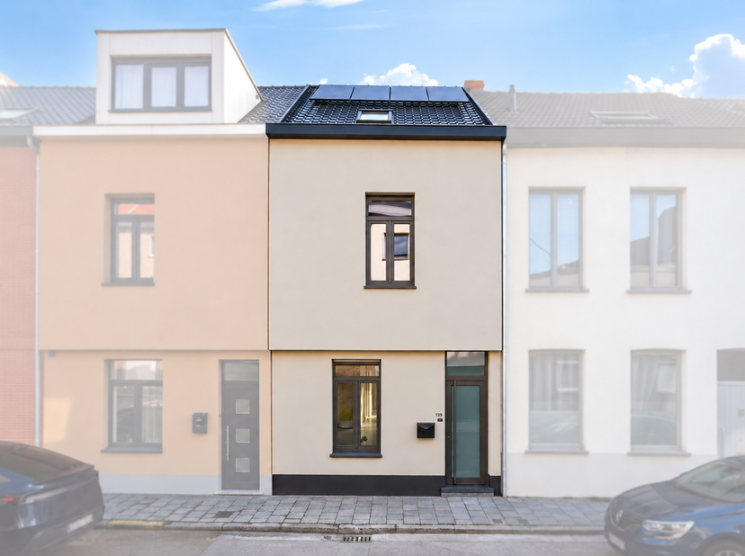Huis te koop in Engelstraat 139,
                    9040 Sint-Amandsberg
