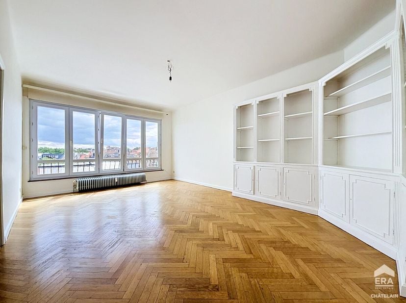 Appartement te koop in Rue de Hennin 55,
                    1050 Elsene