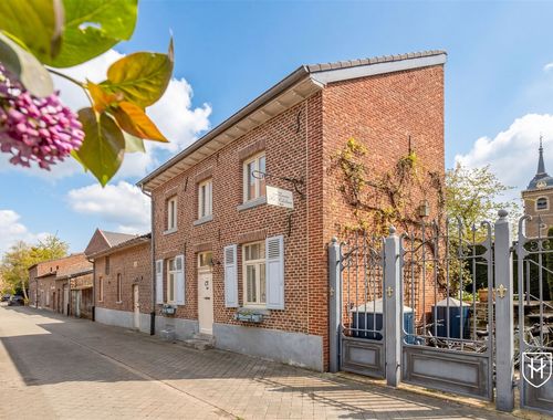                                         Eengezinswoning te koop in Rekem, € 499.000
