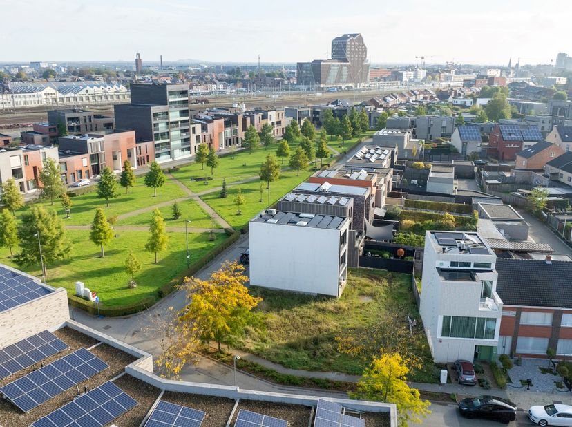 Rustig en top gelegen bouwgrond in een rustige buurt met een oppervlakte van 367m².<br />
In 2006 is er een voorlopige aanvaarding gegeven voor het bo