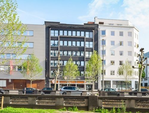                                         Kantoor te huur in Antwerpen, € 2.100
