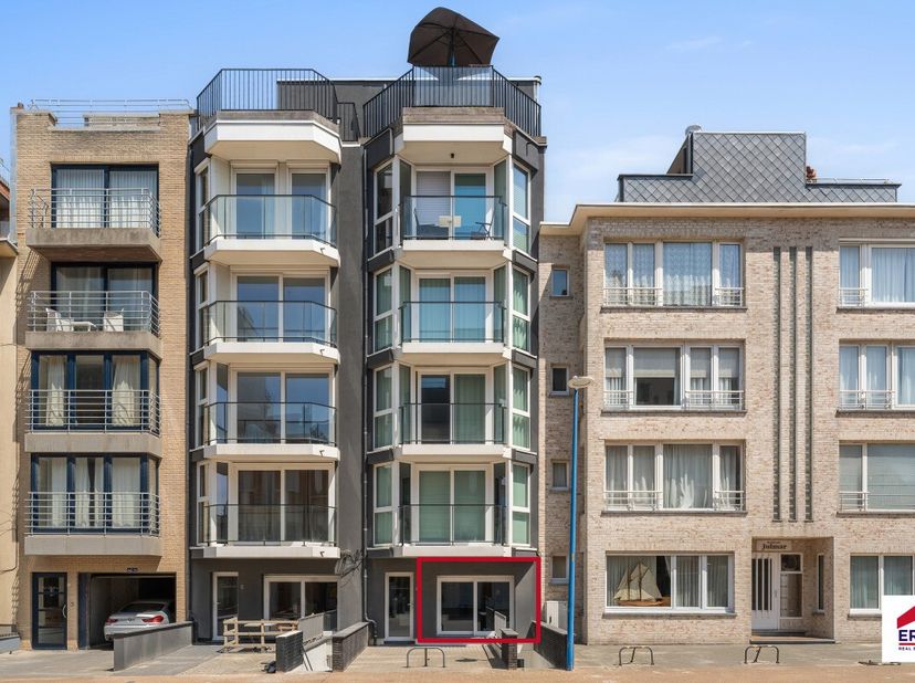 Gelijkvloers 2-slaapkamerappartement te koop in Koksijde-Bad Bent u op zoek naar een instapklaar appartement op een toplocatie aan zee? Dan is dit rec