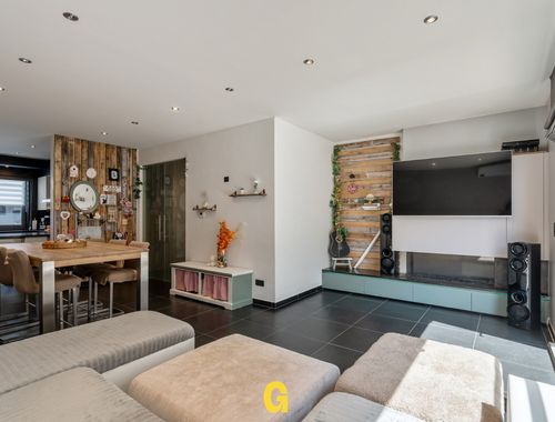                                         Triplex à vendre à Hoeselt, € 389.000
