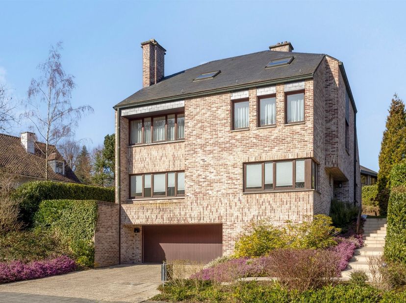 Tervuren – Dans l'un des quartiers les plus prisés de Tervuren (quartier Arboretum), cette villa lumineuse de 1989 est située sur un beau terrain de ±