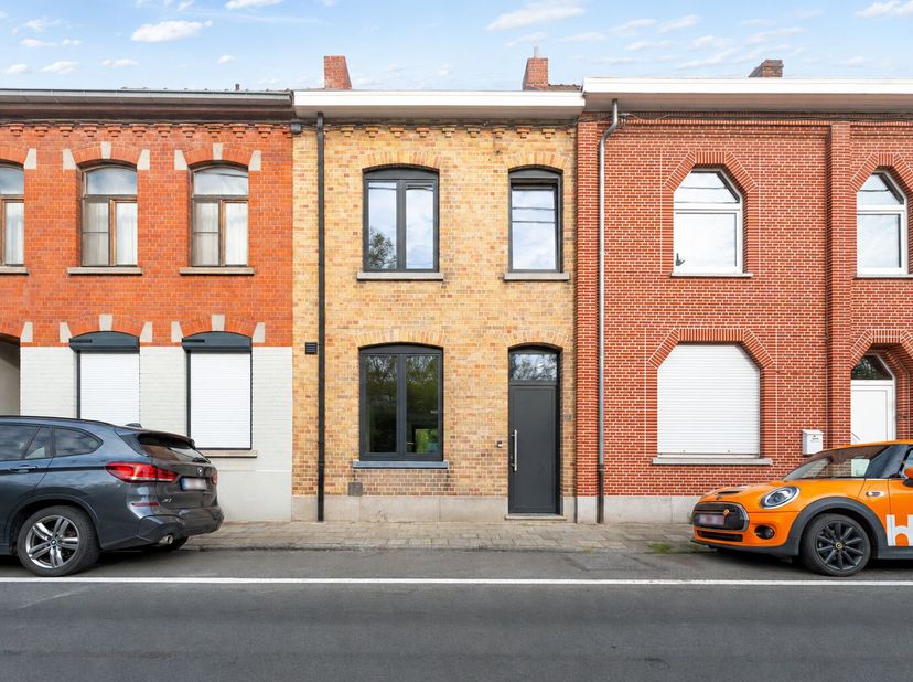 Huis te koop in Peter Benoitlaan 38,
                    8530 Harelbeke