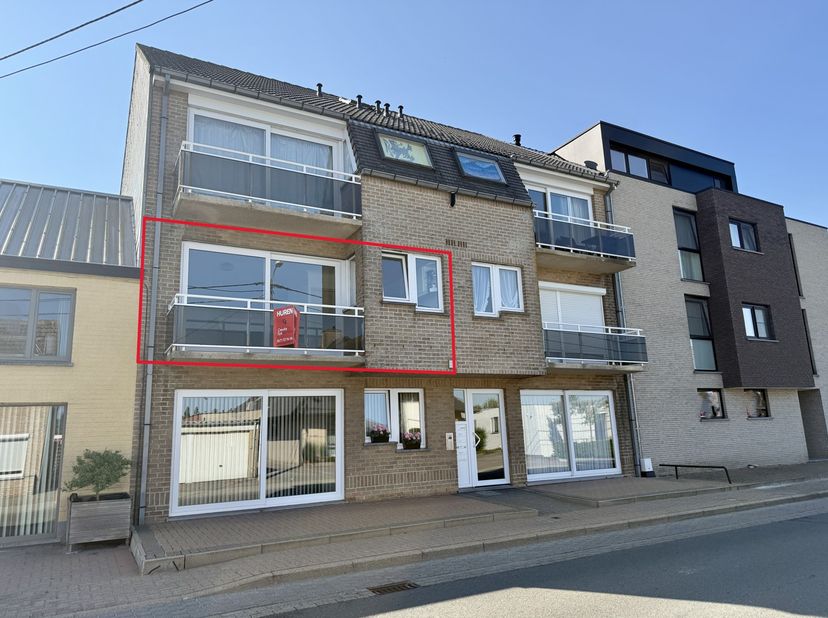 In de Torhoutstraat, op wandelafstand van het centrum van Kortemark, vinden we dit 2 slaapkamer appartement met 2 terrassen.&amp;nbsp;<br />
Het apparteme