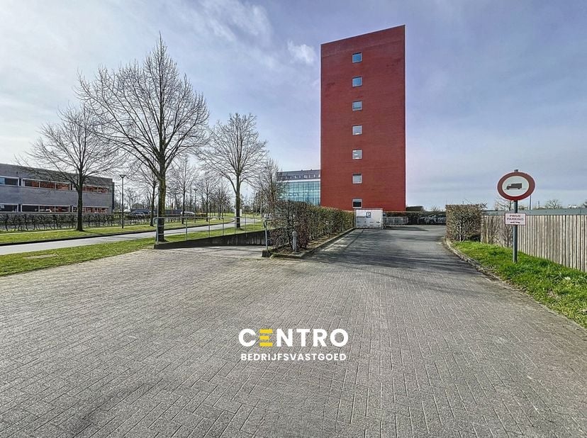 Bien professionnel à louer
                    à 8900 Ieper