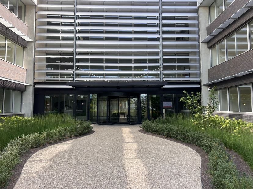 Bien professionnel à louer
                    à 9820 Merelbeke