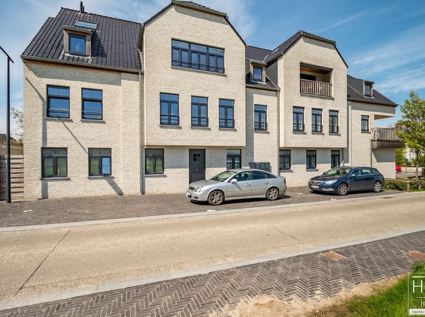 Appartement te huur in Kerkhofweg 3 bus 0001,
                    9770 Kruishoutem