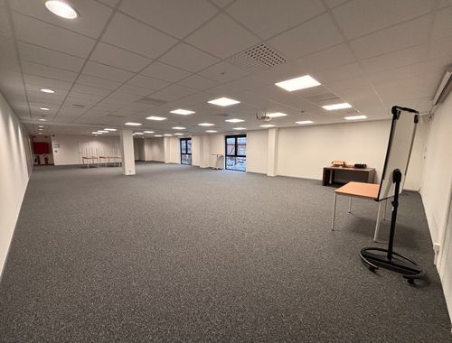                                         Handelspand te huur in Kortrijk, € 2.500
