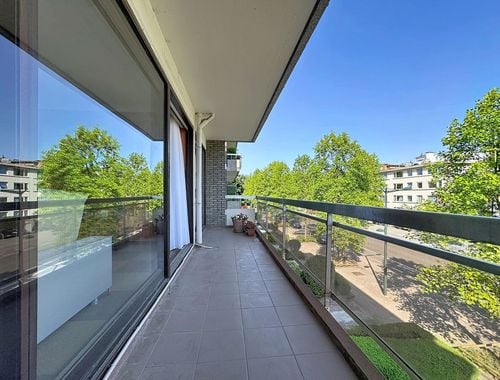                                         Appartement à vendre à Neder-over-Heembeek, € 259.000
