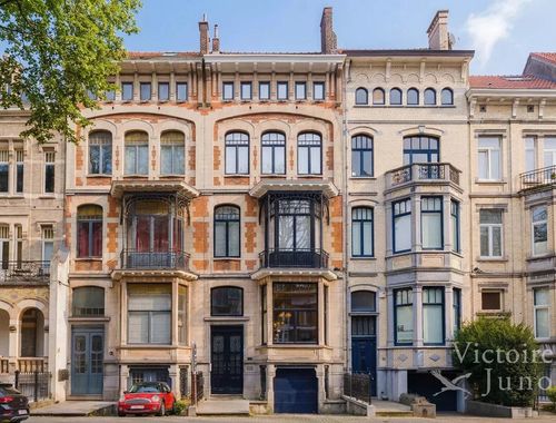                                         Penthouse à louer à Uccle, € 1.990
