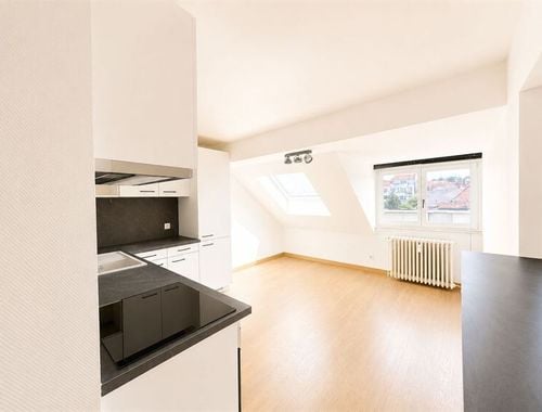                                         Appartement à louer à Woluwe-Saint-Lambert, € 1.350
