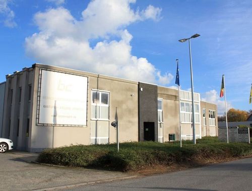                                         Kantoorruimte te huur in Waregem, € 555
