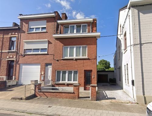                                         Appartement te huur in Couillet, € 720
