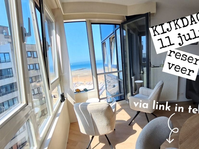Situé dans un emplacement de choix, ce lumineux appartement d'une chambre jouit d'une combinaison recherchée de la vie côtière animée et d'un lieu de