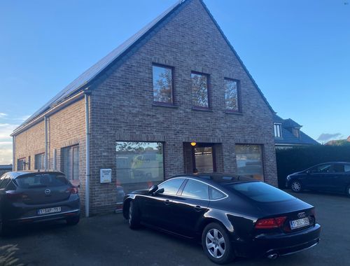                                         Bureaux à louer à Sint-Gillis-Waas, € 1.750

