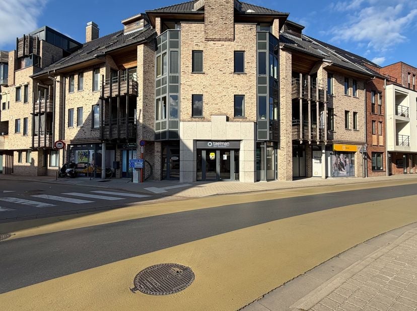 Bedrijfsvastgoed te koop in Kortemarkstraat 11,
                    8820 Torhout