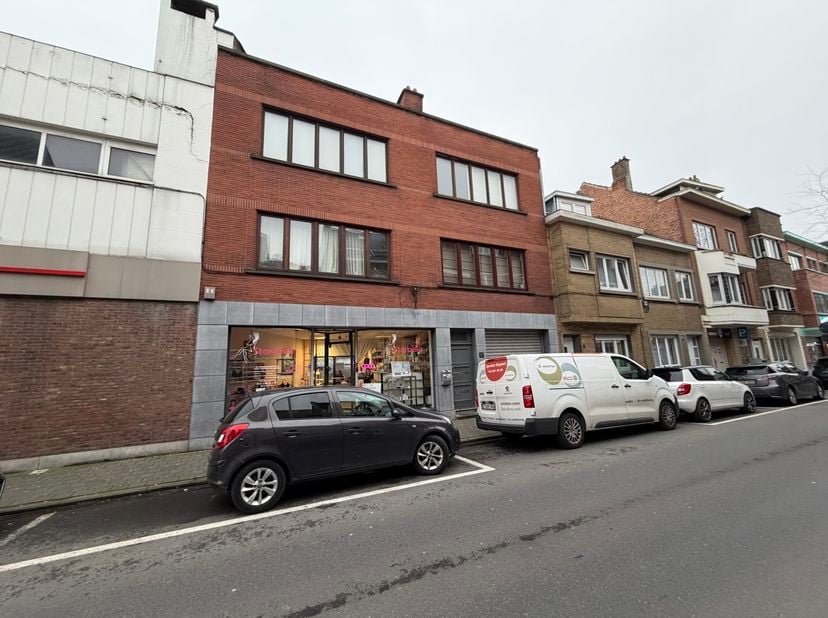 Zeer goed gelegen handelsgelijkvloers met opslagruimte in het centrum van Vilvoorde<br />
Dit handelsgelijkvloers geniet van een uitstekende ligging i