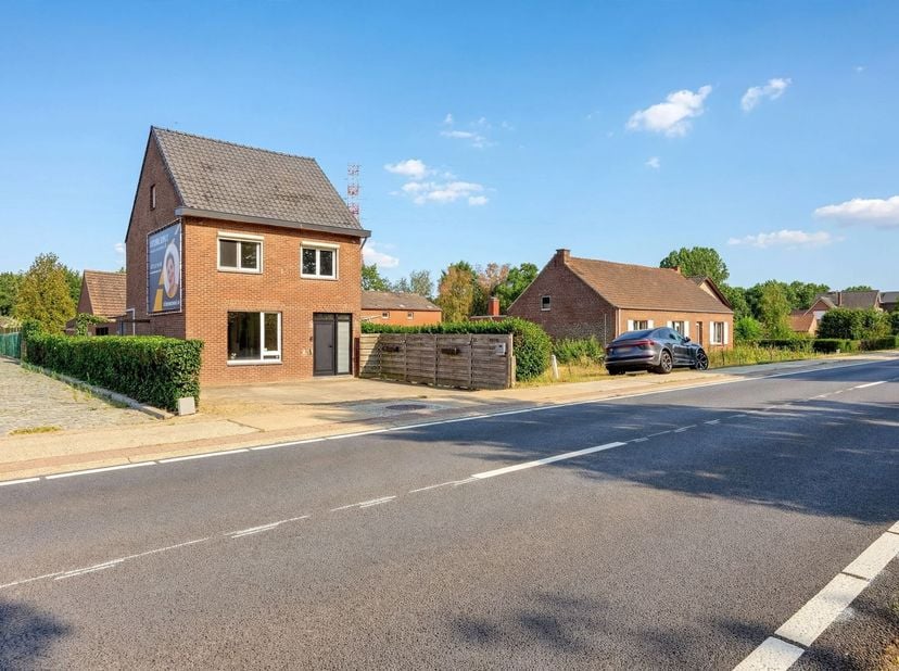 Huis te koop in Diestersteenweg 124,
                    3680 Maaseik