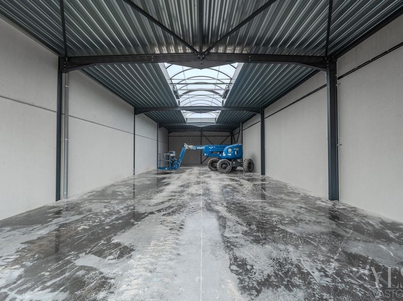 Bedrijfsvastgoed te koop in Engelstraat 141,
                    8480 Ichtegem