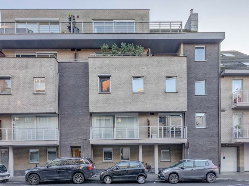 Bent u op zoek naar een ruim en veelzijdig appartement met een uitstekende bereikbaarheid?<br />
Dan is dit verzorgde duplexappartement in de Mercator