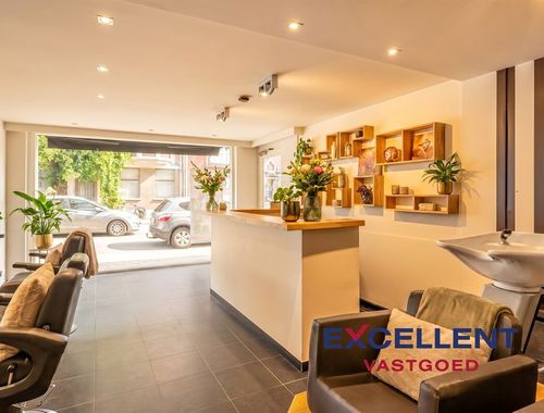                                         Handelsgelijkvloers te huur in Deinze, € 650
