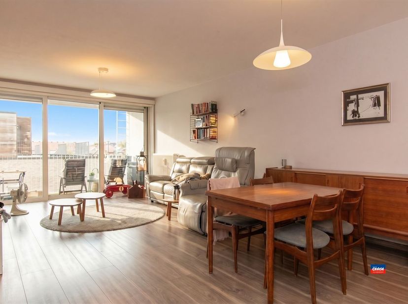 !!! VERKOCHT ONDER VOORWAARDEN !!! HOBOKEN | RESIDENTIE ODIN | INSTAPKLAAR APPARTEMENT MET TWEE SLAAPKAMERS EN TERRAS | EPC A | <br />
Indeling als v