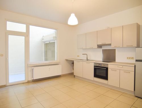                                         Appartement à louer à Liège, € 675
