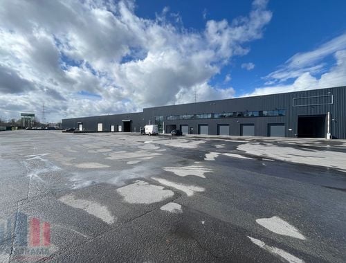                                         Bâtiment d’entreprise à louer à Sint-Niklaas, € 77.562
