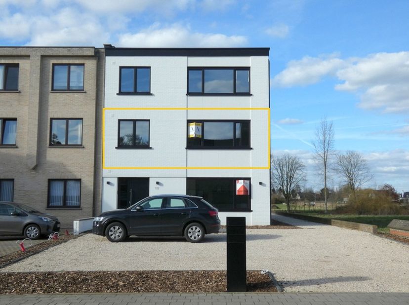 Lichtrijk 2-slaapkamer appartement te Aalst in de nabijheid van winkels, scholen, openbaar vervoer en verbindingswegen. Dit appartement is gelegen op