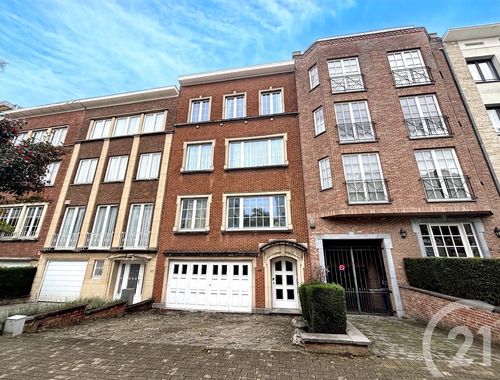                                         Appartementsgebouw te koop in Oudergem, € 850.000

