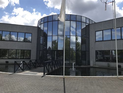                                         Bureaux à louer à Overpelt, € 950
