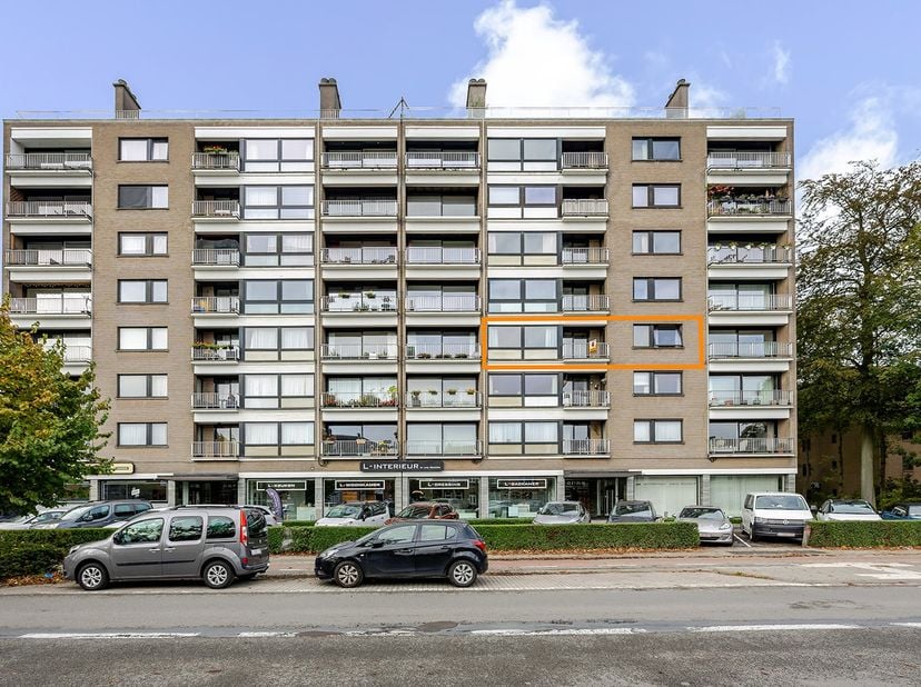 Appartement à vendre à Baron Ruzettelaan 76 boîte 8,
                    8310 Assebroek