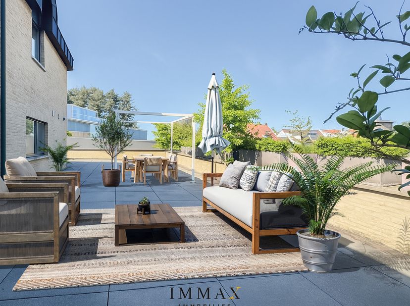 Appartement te koop in Gaston Roelandtsplein 16,
                    8310 Assebroek