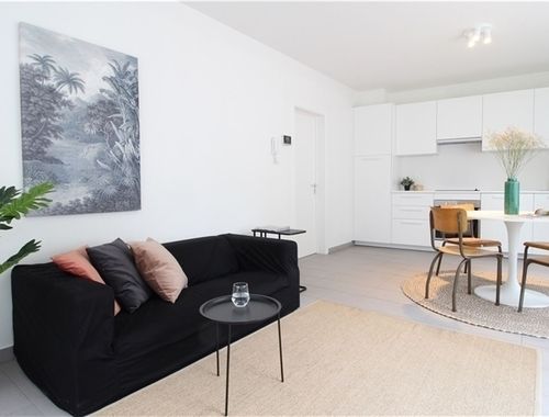                                         Appartement te huur in Mortsel, € 825
