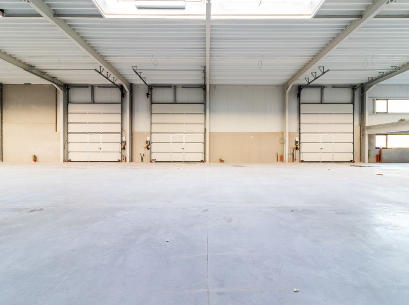 13 espaces disponibles à la location sur ce projet tout neuf pour indépendants et PME.<br />
Espace intérieur aménageable en fonction de l'activité, e