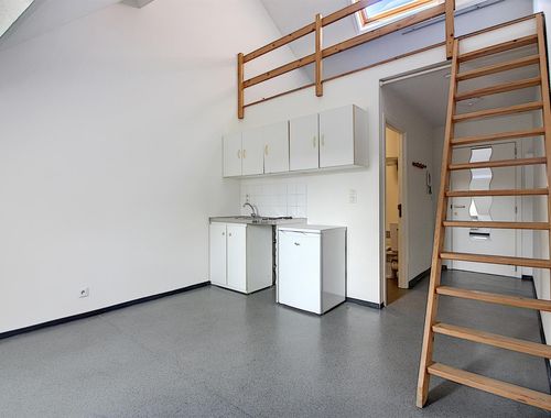                                         Kot-Kamer te huur in Tournai, € 360
