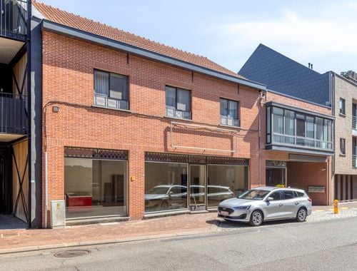                                         Handelsgelijkvloers te huur in Diepenbeek, € 1.000

