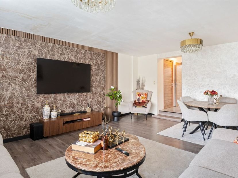 Instapklare woning met een ideale combinatie van ligging, ruimte en mogelijkheden<br />
In het centrum van Willebroek, op wandelafstand van winkels, s