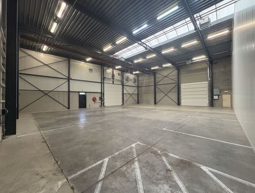                                         Bâtiment d’entreprise à louer à Heist-op-den-Berg, € 1.974,58
