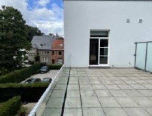                                         Appartement à louer à Sint-Denijs-Westrem, € 1.100
