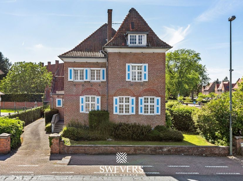 Voor meer info en foto’s, surf naar www.swevers.be – vlak aan de B-mine in Beringen bevindt zich deze karaktervolle ingenieurswoning terug. Een statig