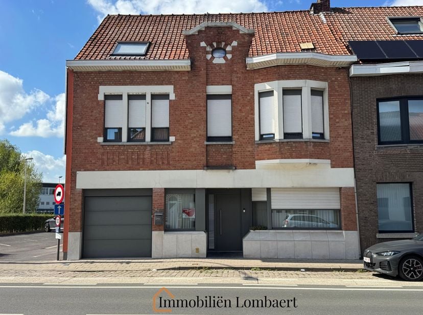 Huis te koop in Meensesteenweg 246,
                    8800 Roeselare