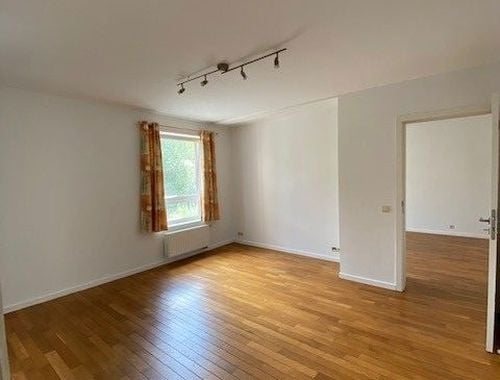                                         Appartement te huur in Jambes, € 830
